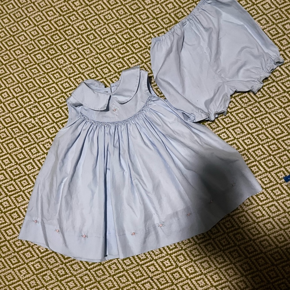 NWOTs light blue Petite Ami dress smocked  emroidered roses